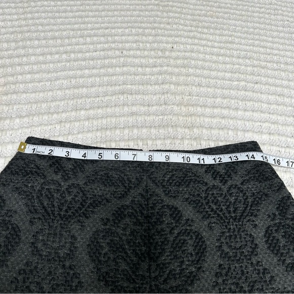 Ann Taylor size 4P charcoal gray demask print skirt - Picture 6 of 7